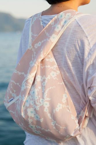 Pembe Bahar Desenli BeeBag - Kol ve Sırt Çantası