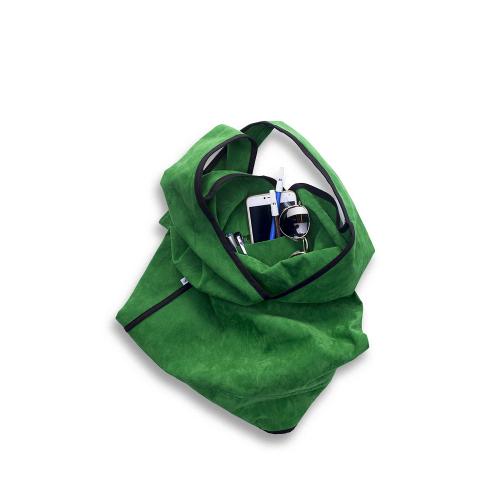 Yeşil Omuz ve Sırt Çantası